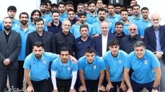 گزارش تصویری| دیدار ملی‌پوشان ایران با مسعود پزشکیان رئیس جمهور پیش از سفر به ترکیه