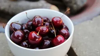 گیلاس قرمز تیره و مهار متاستاز: امیدی تازه برای سرطان سینه