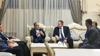استقبال رسمی وزیر آموزش بلاروس از وزیر علوم ایران در مینسک / تأکید بر گسترش همکاری‌های علمی و فناوری