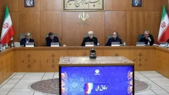 عارف: نوسان روزانه قیمت‌ها بیش از گرانی، مردم را تحت فشار روانی قرار داده است