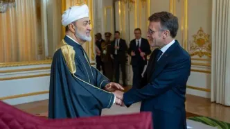 خنجر طلایی سلطان عمان برای رئیس جمهور فرانسه