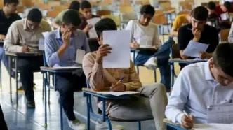 احتمال تعویق امتحانات نهایی در پی همزمانی با مراسم تشییع رهبر شهید