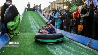 نذر پیراشکی در مراسم ده کیلومتریِ امروزِ تهران