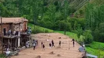 زمین والیبال روی بام خانه‌ها؛ شگفتی یک روستا در ترکیه