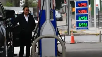 جزئیات جلسه امروز مجلس با پاکنژاد و سقاب اصفهانی/ مخالف پیشنهادهای مطرح شده درباره افزایش قیمت بنزین هستم