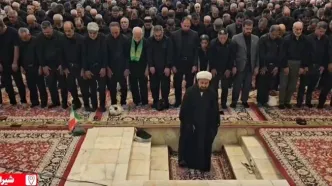 اقامه نماز ظهر عاشورا در حرم شاهچراغ(ع)