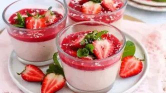 طرز تهیه پاناکوتا توت فرنگی؛ دسر بهاری و خوشبو