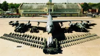 سقوط بمب‌افکن راهبردی B-52 آمریکا در ایالت کالیفرنیا/ ویدئو