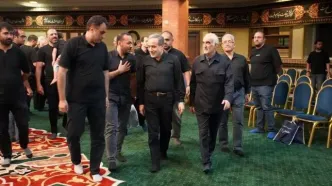عکسی از حضور عراقچی در مراسم عزاداری شب عاشورا