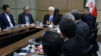 انتقاد عارف از صداوسیما و برخورد دوگانه مخالفان اینترنت: آن‌که می‌گوید اینترنت بد است، چرا خودش اینترنت سفید دارد؟