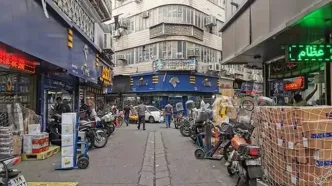 در خیابان چراغ برق تهران جنگ هنوز ادامه دارد