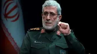 تصویری از حضور سردار قاآنی در یک مراسم عزاداری/ سردار ذوالقدر هم بود
