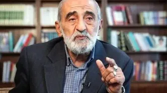 شریعتمداری: می‌خواهند رهبری را فاقد قدرت معرفی کنند