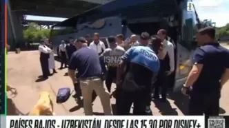 ببینید؛ رفتار زشت آمریکایی‌ها با استفاده از سگ برای بازرسی تیم ملی ازبکستان!