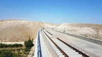 افتتاح خط راه‌آهن اردبیل به میانه به طول ۱۷۳ کیلومتر توسط پزشکیان