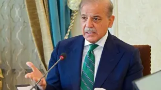شهباز شریف در مراسم رهبر شهید ایران شرکت می‌کند