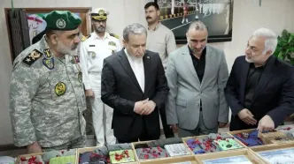 بازدید وزیر امور خارجه از نمایشگاه شهدای ناو دنا