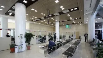 سلب اختیار شهروندان از دارایی هایشان؛ عملیات بانکی غیرممکن است/ کارمندان بانک بیکار و بلاتکلیف نشسته اند