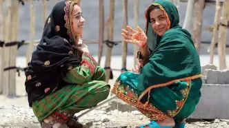 تصاویر تلخ از برخورد ماموران با یک زن بلوچ