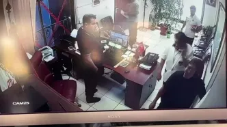 ببینید؛ لحظه حمله‌ور شدن خواهران منصوریان به فدراسیون ووشو