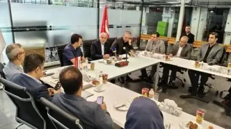 بازار صنایع‌دستی ایران باید از روستاها به شبکه‌های جهانی فروش متصل شود/ مسئله صنایع‌دستی ایران «خلاقیت، نوآوری و بازار» است/ هنرمندان صنایع‌دستی به یک شبکه قدرتمند بازاریابی و فروش نیاز دارند