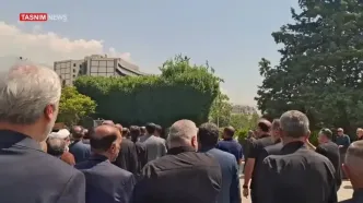 تشییع پیکر بهروز رضوی بر روی دوش هنرمندان