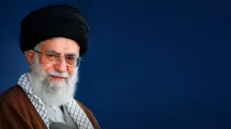 انتشار برای اولین بار؛ تصویری از رهبر معظم انقلاب در کنار امام شهید
