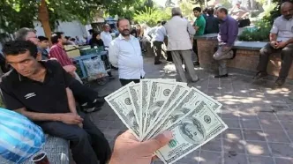 دلار در چند ساعت ۱۲ هزار تومان عقب‌نشینی کرد