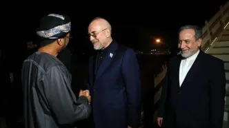 قالیباف با استقبال وزیر خارجه عمان وارد مسقط شد