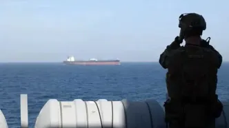 فرماندهی مرکزی آمریکا: یک نفتکش مرتبط با ایران را متوقف کردیم/ ویدئوی سنتکام از هدف قرار دادن نفتکش Marivex در خلیج عمان