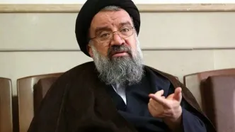 آیت الله خاتمی: دشمن در پی کمرنگ کردن حضور مردم و ایجاد تفرقه است