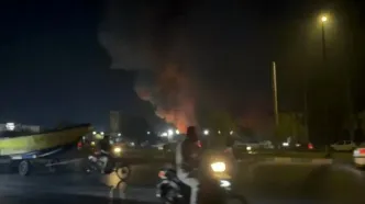 صداو‌سیما: چند نفر بر اثر اصابت ترکش پرتابه دشمن در اسکله تجاری سیریک مصدوم و به بیمارستان میناب منتقل شدند