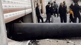 برخورد بوستر موشک به یک واحد مسکونی در دورود