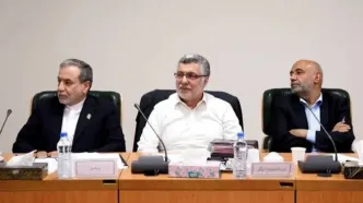 گزارش عراقچی به دولت در مورد مذاکرات با عمان و تماس وزیر خارجه اوکراین