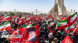 اولین فیلم از حضور پسر ارشد رهبر شهید در حرم امام حسین(ع)