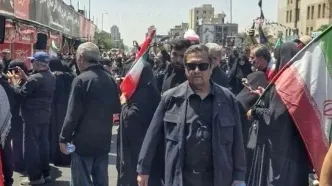 همتی در مراسم تشییع پیکر مطهر رهبر شهید انقلاب حاضر شد