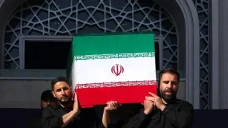 آغاز آیین تشییع پیکر مطهر آقای شهید ایران/ پرچم‌های سرخ انتقام در دستان مردم عزادار/ حضور هیأت یمنی در مراسم تشییع + مسیر مراسم تشییع