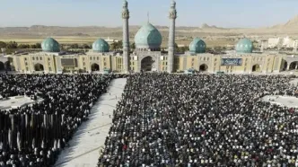 زمان اقامه نماز بر پیکر رهبر شهید در جمکران