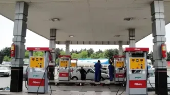 هیچ جایگاهی بدون بنزین نمی‌ماند/ سوخت هواپیماهای حامل هیات‌های خارجی تامین شده است