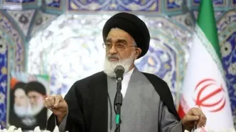 امام جمعه قم: باید این را از ذهن خود بیرون کنید که می‌توان با آمریکا کنار آمد
