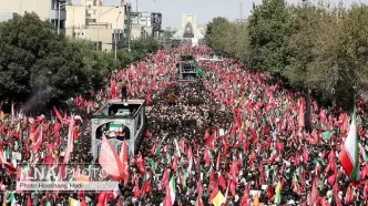 پیکر رهبر شهید تا پیش از اذان مغرب به قم منتقل می‌شود/مردم فراتر از پیش‌بینی‌ها در مراسم تشییع حضور یافتند