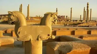 سفر در زمان؛ دو تصویر قدیمی از «تخت جمشید»؛ سال 1284 شمسی