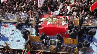 فرزندان آیت‌الله سیستانی در مراسم تشییع رهبر انقلاب در نجف