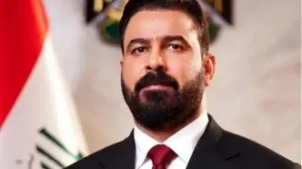 علی الزیدی از پیکر رهبر شهید استقبال می‌کند