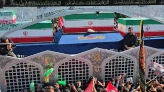 آیین تشییع پیکر مطهر آقای شهید ایران آغاز شد/ ورود خودروی حامل پیکر رهبر شهید انقلاب و شهدای خانواده ایشان به میدان آزادی تهران