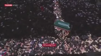 تشییع پیکر رهبر شهید در حرم امام علی