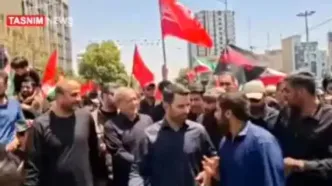 حضور رئیس‌جمهور در مراسم تشییع رهبر شهید + ویدئو