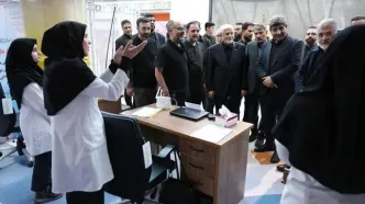 بازدید عارف از مراکز اسکان و درمان زائران مراسم تشییع رهبر شهید