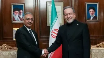 دیدار دبیرکل سازمان دی ۸ با وزیر امور خارجه ایران