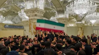 نجف در سوگ رهبر شهید؛ اقامه نماز و تشییع باشکوه با حضور خیل عزاداران